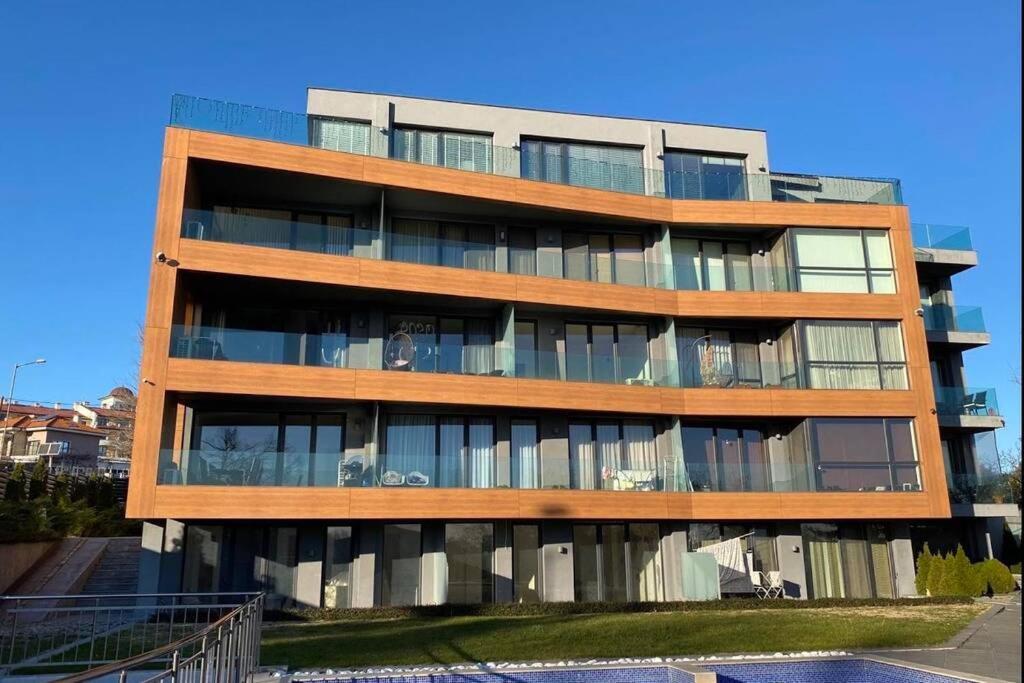 Cozy Red Bulldog Place In Apart-Complex/Pool فارنا المظهر الخارجي الصورة