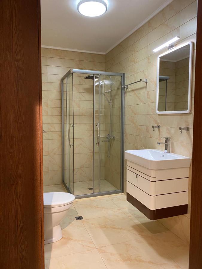 Cozy Red Bulldog Place In Apart-Complex/Pool فارنا المظهر الخارجي الصورة