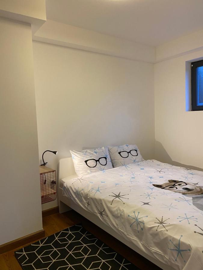 Cozy Red Bulldog Place In Apart-Complex/Pool فارنا المظهر الخارجي الصورة