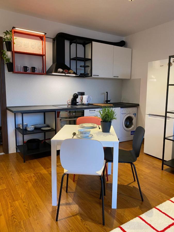 Cozy Red Bulldog Place In Apart-Complex/Pool فارنا المظهر الخارجي الصورة
