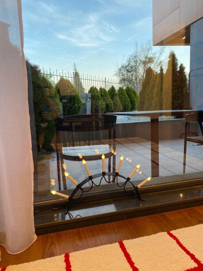 Cozy Red Bulldog Place In Apart-Complex/Pool فارنا المظهر الخارجي الصورة