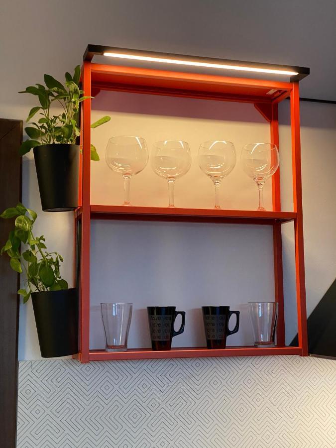 Cozy Red Bulldog Place In Apart-Complex/Pool فارنا المظهر الخارجي الصورة